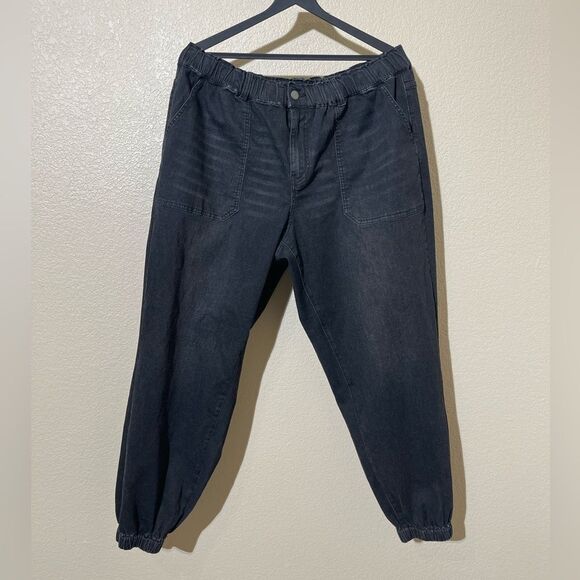 Sold  - Picture 1 of 6